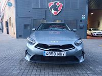 Usado Kia Ceed 136 CV (100 kW) 2023 Gris / plata Utilitario