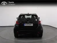 Usado Toyota Yaris Hybrid Active 116 CV (85 kW) 2025 Negro Berlina