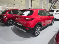 Usado Kia Stonic 101 CV (74 kW) 2025 Rojo SUV