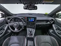 Usado Toyota Yaris 280 CV (205 kW) 2025 Gris / plata Utilitario