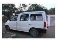 Usado Nissan Cargo 75 CV (55 kW) 2001 Blanco Familiar