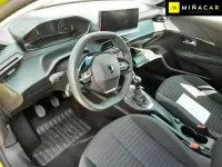 Usado Peugeot 208 Active 102 CV (75 kW) 2024 Amarillo Utilitario