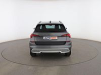 Usado Skoda Kamiq ScoutLine 110 CV (80 kW) 2022 Gris SUV