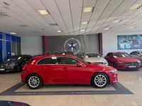 Usado Mercedes A180 116 CV (85 kW) 2019 Rojo Berlina