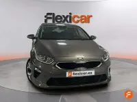 Usado Kia Ceed 140 CV (102 kW) 2019 Marrón Utilitario