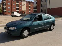 Usado Renault Mégane 90 CV (66 kW) 1998 Verde Berlina