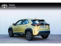 Usado Toyota Yaris Hybrid Active 116 CV (85 kW) 2024 Verde claro metalizado