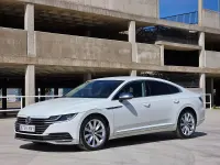 Usado VW Arteon Elegance 150 CV (110 kW) 2018 Blanco Berlina