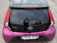 Usado Toyota Aygo X-cite 69 CV (50 kW) 2018 Rosa Utilitario