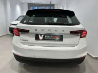 Usado Skoda Fabia 80 CV (58 kW) 2023 Blanco Utilitario