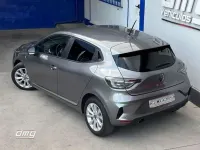 Usado Renault Clio Evolution 101 CV (74 kW) 2025 Plateado Utilitario