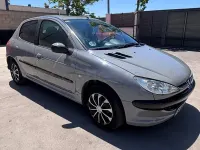 Usado Peugeot 206 90 CV (66 kW) 2004 Gris / plata Berlina
