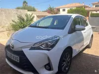 Usado Toyota Yaris Active 111 CV (81 kW) 2019 Blanco Berlina