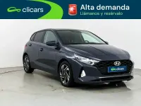 Usado Hyundai i20 100 CV (73 kW) 2022 Gris Utilitario