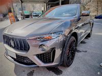 Usado Maserati Levante 430 CV (316 kW) 2019 Gris / plata SUV