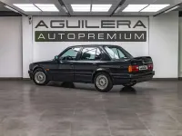 Usado BMW 320 Shadowline 129 HP (94 kW) 1989 Preto Sedan