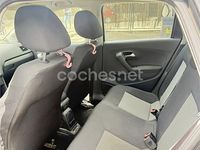 Usado VW Polo Advance 90 CV (66 kW) 2010 Gris / plata Utilitario