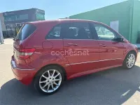 Usado Mercedes B180 109 CV (80 kW) 2006 Rojo Monovolumen