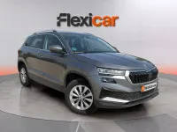 Usado Skoda Karoq Ambition 150 CV (110 kW) 2022 Gris SUV