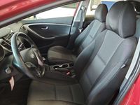 Usado Hyundai i30 101 CV (74 kW) 2013 Rojo Utilitario