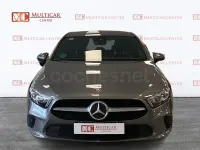 Usado Mercedes A180 136 CV (100 kW) 2019 Gris / plata Berlina