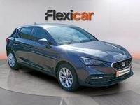 Usado Seat Leon Style 131 CV (96 kW) 2023 Gris Familiar