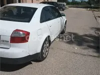 Usado Audi A4 130 CV (95 kW) 2004 Blanco Berlina