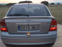 Usado Opel Astra Elegance 125 CV (91 kW) 2002 Gris / plata Berlina