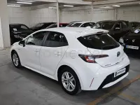 Usado Toyota Corolla Active 122 CV (89 kW) 2019 Blanco Berlina
