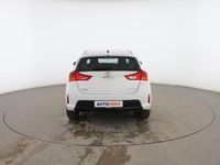 Usado Toyota Auris Active 132 CV (97 kW) 2015 Blanco Berlina