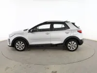 Usado Kia Stonic 101 CV (74 kW) 2022 Plata SUV