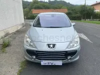 Usado Peugeot 307 90 CV (66 kW) 2007 Gris / plata Berlina