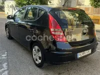 Usado Hyundai i30 Classic 109 CV (80 kW) 2010 Negro Berlina
