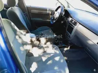 Usado Chevrolet Nubira SX 109 CV (80 kW) 2005 Azul Berlina