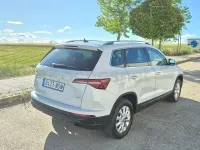 Usado Skoda Karoq Style 150 CV (110 kW) 2023 Blanco SUV