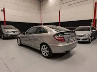 Usado Mercedes C180 143 CV (105 kW) 2005 Beige Berlina