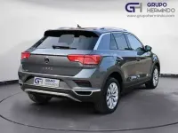 Usado VW T-Roc Advance 150 CV (110 kW) 2021 Gris SUV
