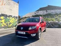 Usado Dacia Sandero Stepway 90 HP (66 kW) 2014 Vermelho Citadino