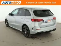 Usado Mercedes B200 AMG line 150 CV (110 kW) 2021 Plateado Utilitario