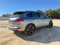 Usado Porsche Cayenne 262 CV (192 kW) 2015 Gris / plata SUV