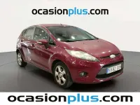Usado Ford Fiesta Trend 68 CV (50 kW) 2010 Burdeos Utilitario