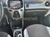Usado Toyota Aygo X-cite 69 CV (50 kW) 2016 Blanco Utilitario