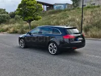 Usado Opel Insignia Sportive 160 CV (117 kW) 2012 Negro Familiar