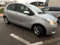 Usado Toyota Yaris 87 CV (63 kW) 2007 Gris / plata Utilitario