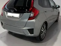 Usado Honda Jazz Comfort 102 CV (75 kW) 2017 Gris / plata Utilitario