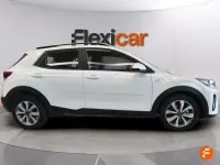 Usado Kia Stonic 84 CV (61 kW) 2022 Blanco SUV