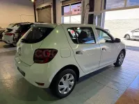 Usado Dacia Sandero Acces 73 CV (53 kW) 2018 Blanco Berlina