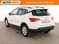 Usado Seat Arona Style 95 CV (69 kW) 2019 Blanco SUV