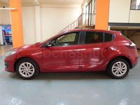 Usado Renault Mégane LIMITED 115 CV (84 kW) 2014 Granate Berlina