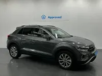 Usado VW T-Roc 115 CV (84 kW) 2024 Gris / plata SUV